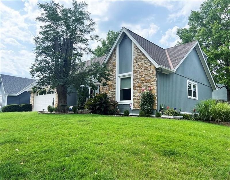 812 E 120 St, Kansas City, MO 64146