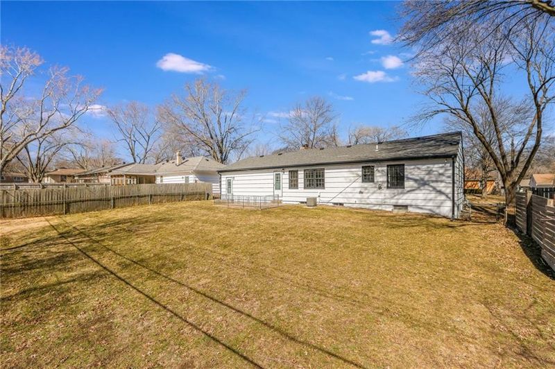 9801 E 79th Ter, Raytown, MO 64138