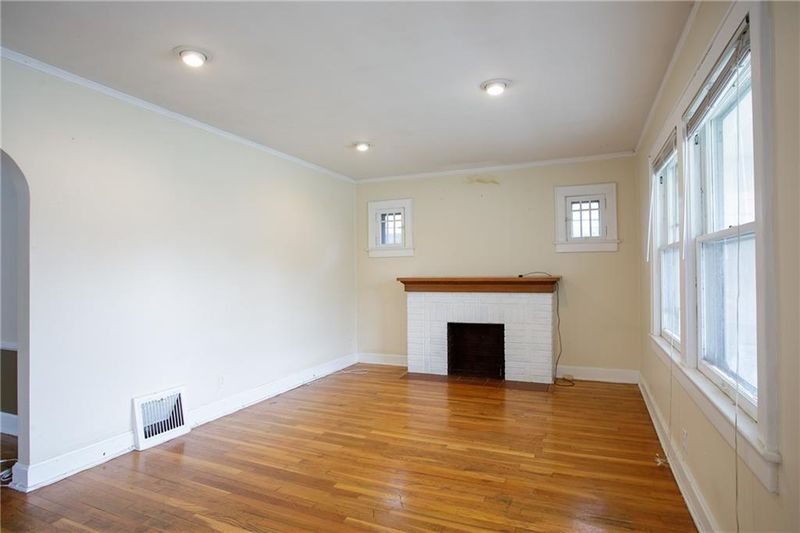 29 W 74th Ter, Kansas City, MO 64114