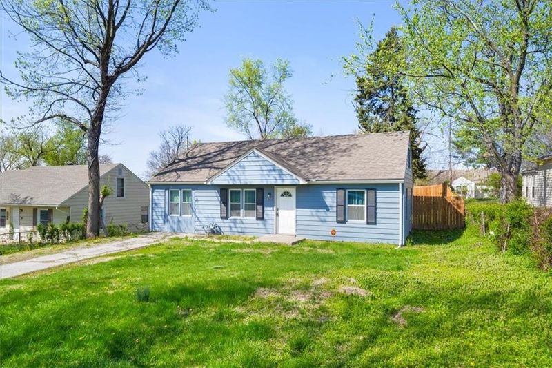 7408 E 57th St, Kansas City, MO 64129
