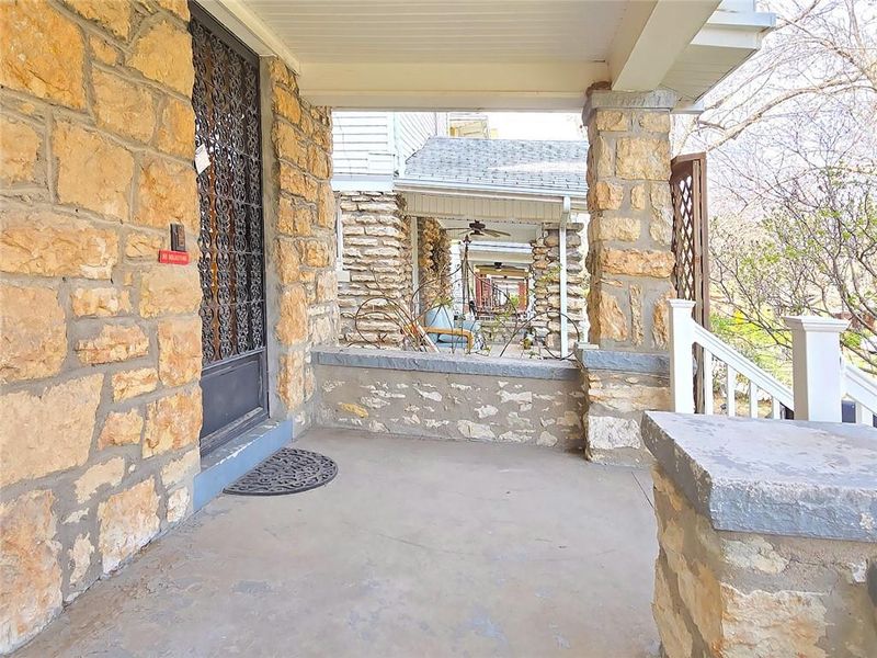 4152 Holly St, Kansas City, MO 64111