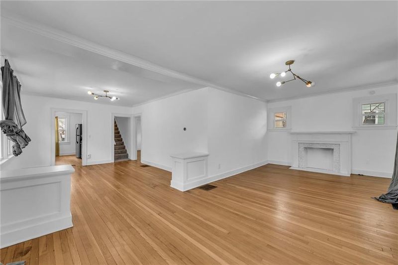 4010 Roanoke Rd, Kansas City, MO 64111