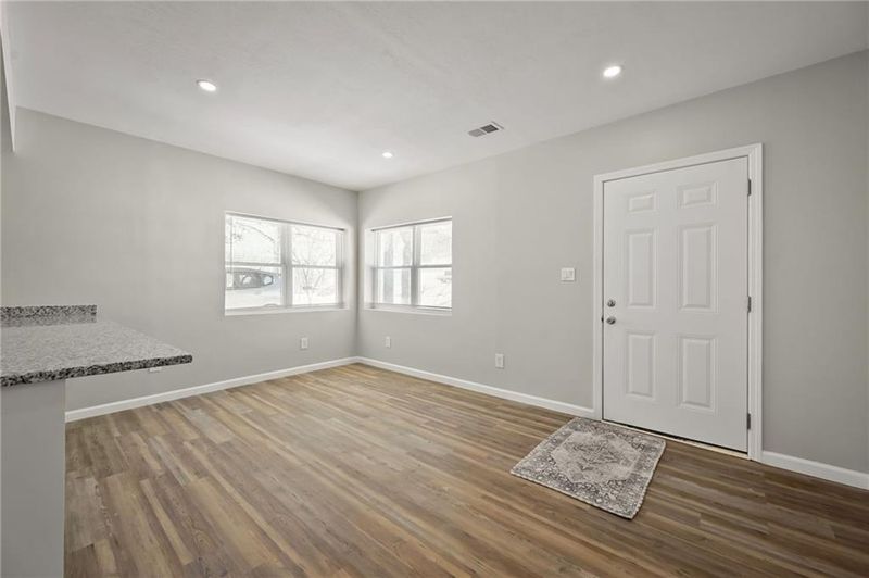 409 E 92nd Ter, Kansas City, MO 64131