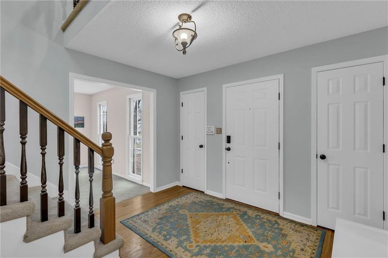 18401 W 114th St, Olathe, KS 66061