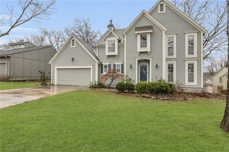 18401 W 114th St, Olathe, KS 66061