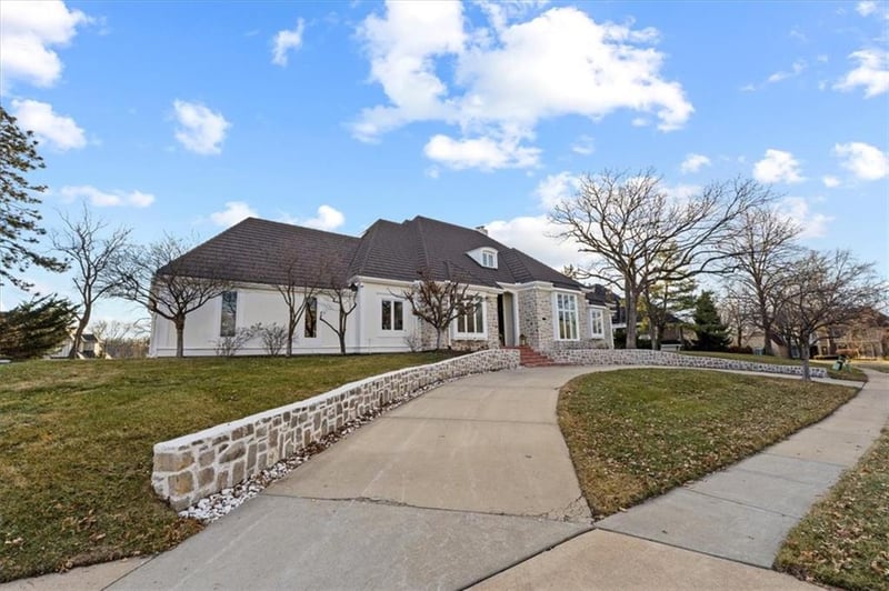 11323 W 121st Ter, Overland Park, KS 66213