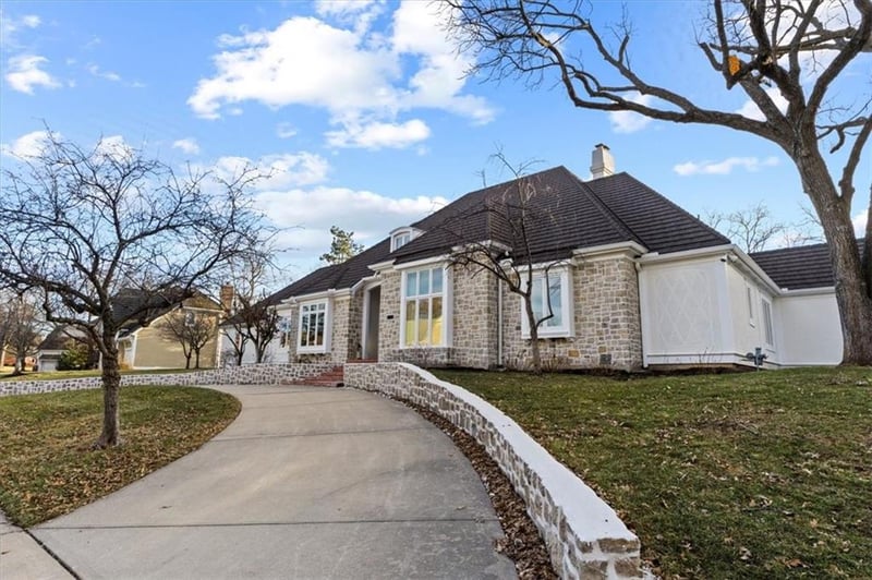 11323 W 121st Ter, Overland Park, KS 66213