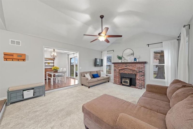 8744 NE Boone St, Kansas City, MO 64155
