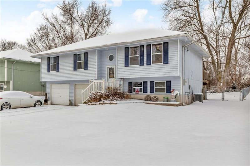 612 Russell St, Lathrop, MO 64465