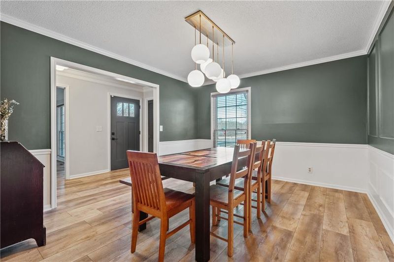 9439 W 111th Ter, Overland Park, KS 66210