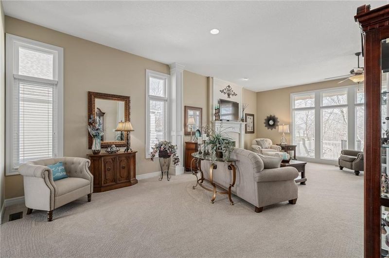 13427 Summit Ct, Kansas City, MO 64145
