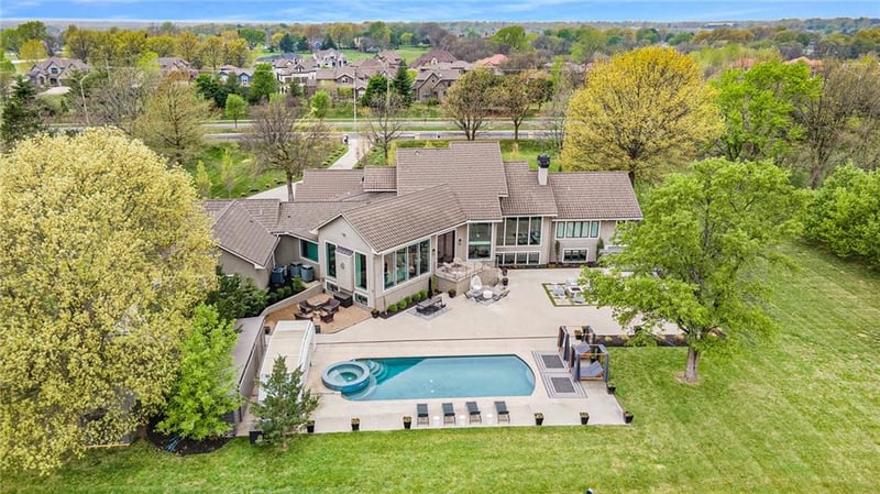 15525 Switzer Rd, Overland Park, KS 66221