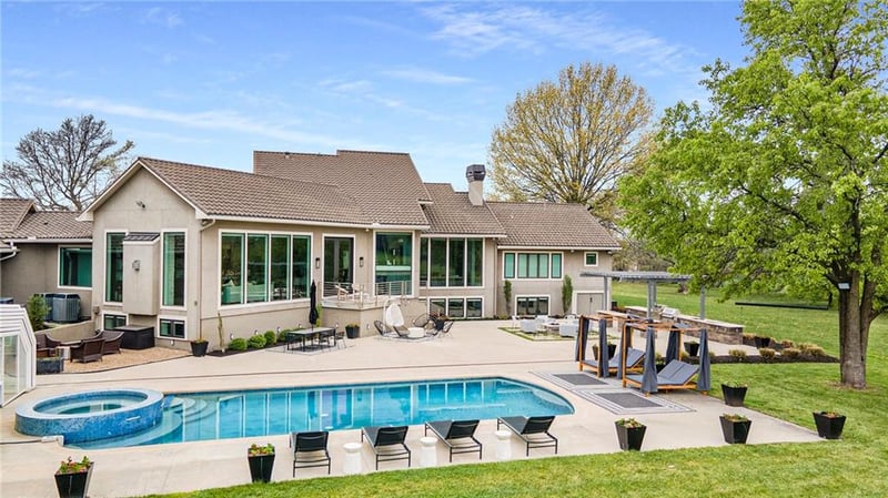 15525 Switzer Rd, Overland Park, KS 66221