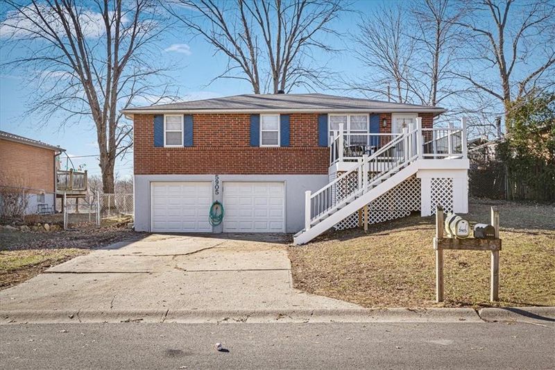 5905 NE 45th St, Kansas City, MO 64117
