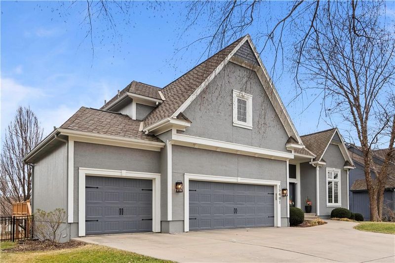 15601 Howe St, Overland Park, KS 66224