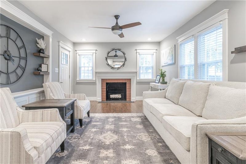 629 Sunset Ave, Liberty, MO 64068