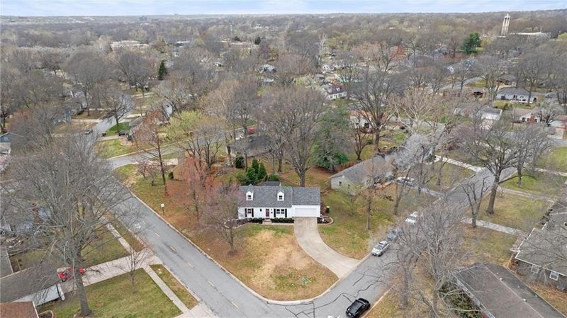 7901 W 92nd Pl, Overland Park, KS 66212