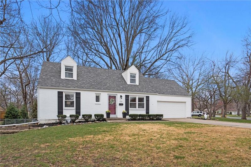 7901 W 92nd Pl, Overland Park, KS 66212