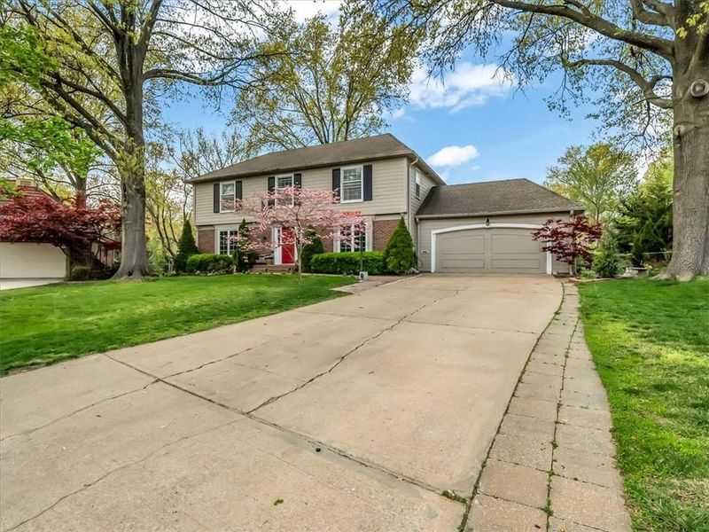 112 W 119th St, Kansas City, MO 64145