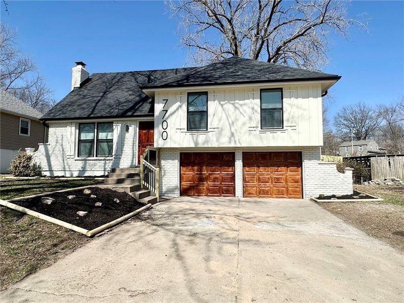 7700 E 100th St, Kansas City, MO 64138