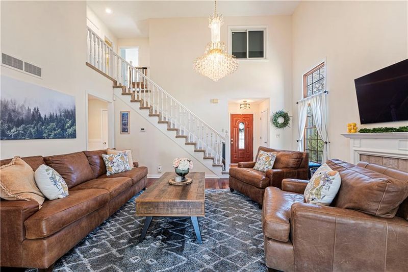 10622 W 116th Ter, Overland Park, KS 66210