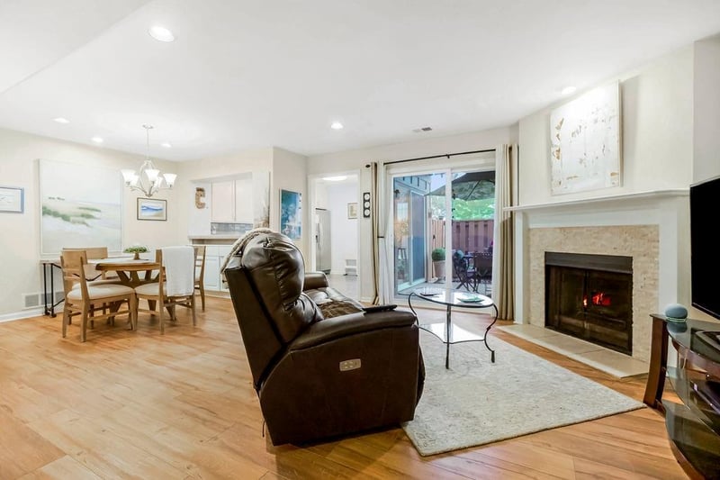 12127 Hayes St, Overland Park, KS 66213