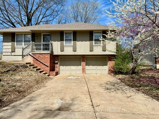 8908 E 90th Ter, Kansas City, MO 64138