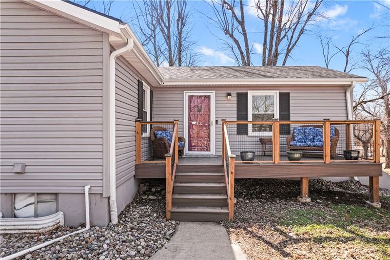 7435 Oak Dr, Kansas City, MO 64152