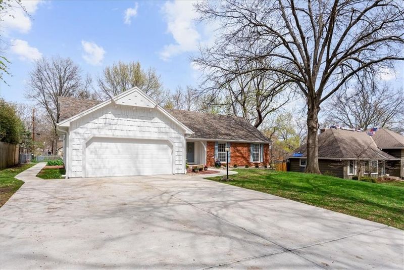 6008 W 89th Ter, Overland Park, KS 66207