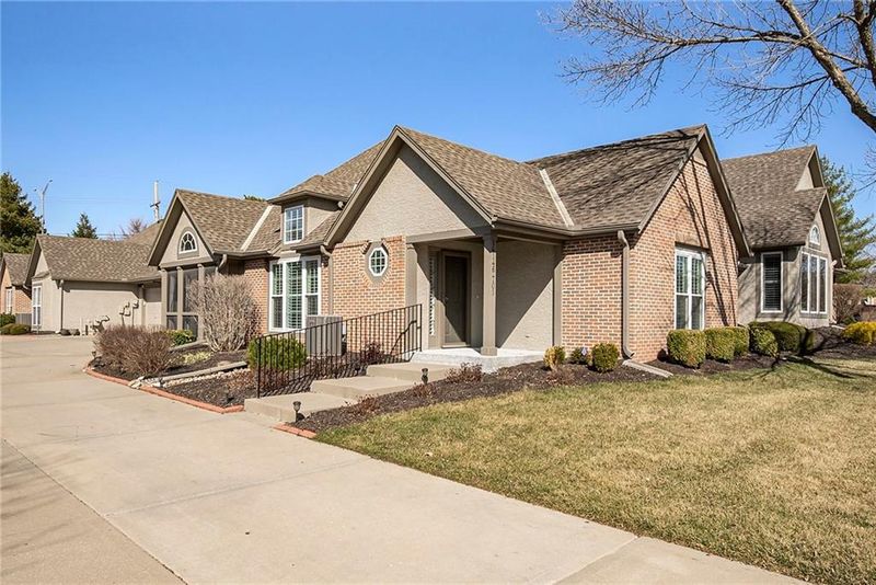 14146 W 151st Ter #701, Olathe, KS 66062