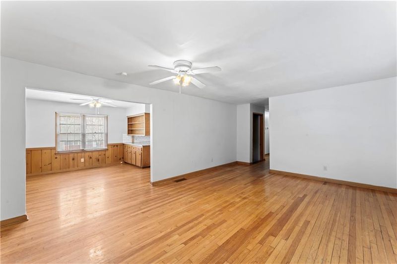 8609 E 77th St, Kansas City, MO 64138