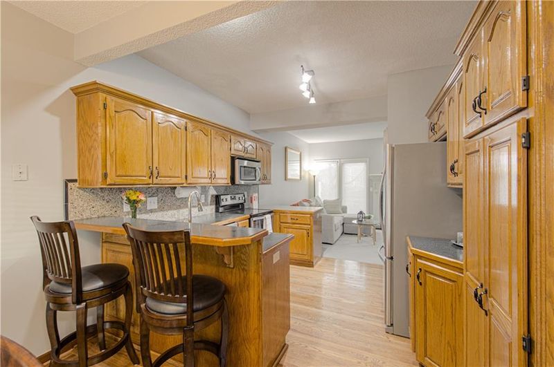 13822 W 58th Ter, Shawnee, KS 66216