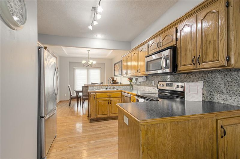 13822 W 58th Ter, Shawnee, KS 66216