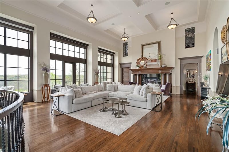26733 W 109th St, Olathe, KS 66061
