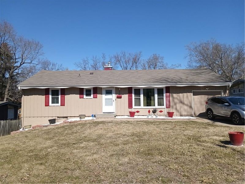 6204 E 96th St, Kansas City, MO 64134