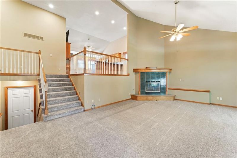 405 Sandra Ln, Belton, MO 64012