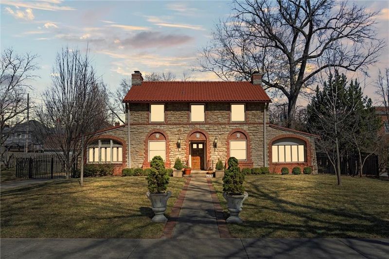 414 W Meyer Blvd, Kansas City, MO 64113