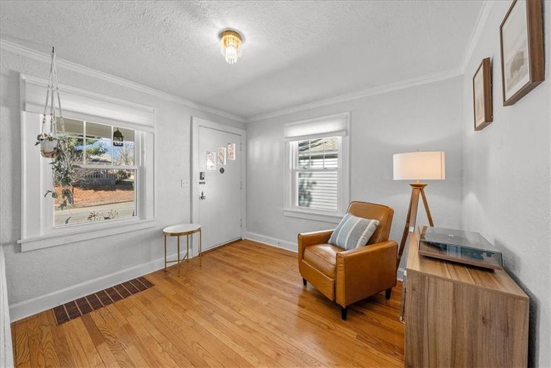 7603 Jefferson St, Kansas City, MO 64114