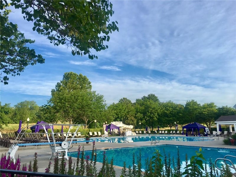 6526 Ridge Rd, Parkville, MO 64152