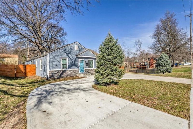 5410 Roe Blvd, Roeland Park, KS 66205