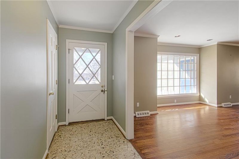 10201 Cedar St, Overland Park, KS 66207