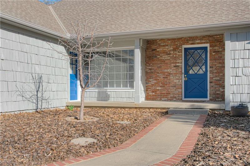 10201 Cedar St, Overland Park, KS 66207
