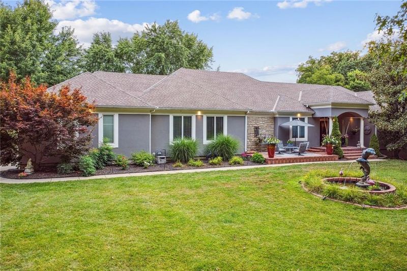 5132 Lewis Dr, Shawnee, KS 66226