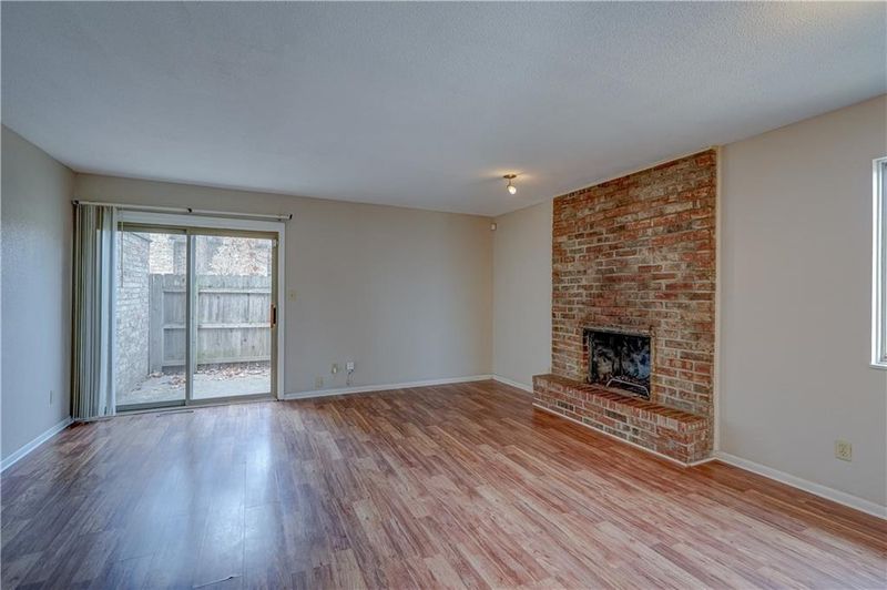 1820 E 97th St, Kansas City, MO 64131