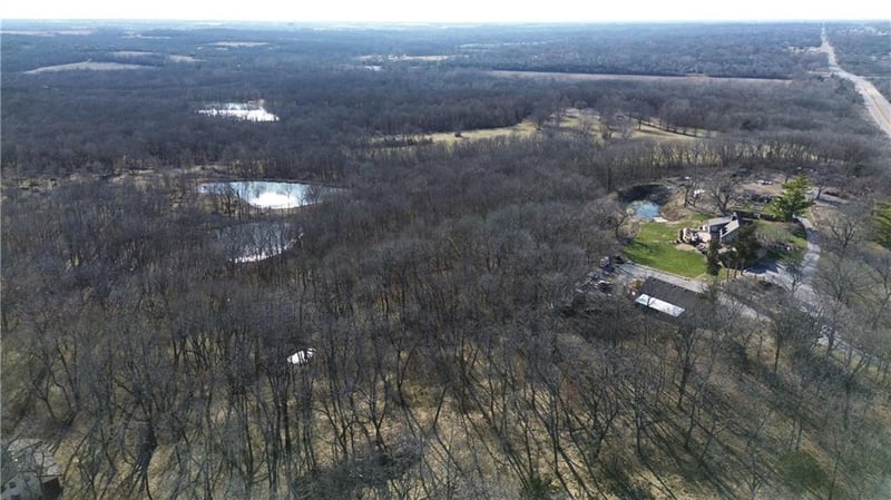 9300 Highgrove Rd, Kansas City, MO 64149