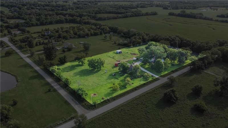 4900 E 219th St, Peculiar, MO 64078