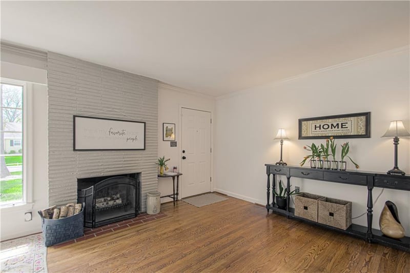 6308 W 66th St, Overland Park, KS 66202