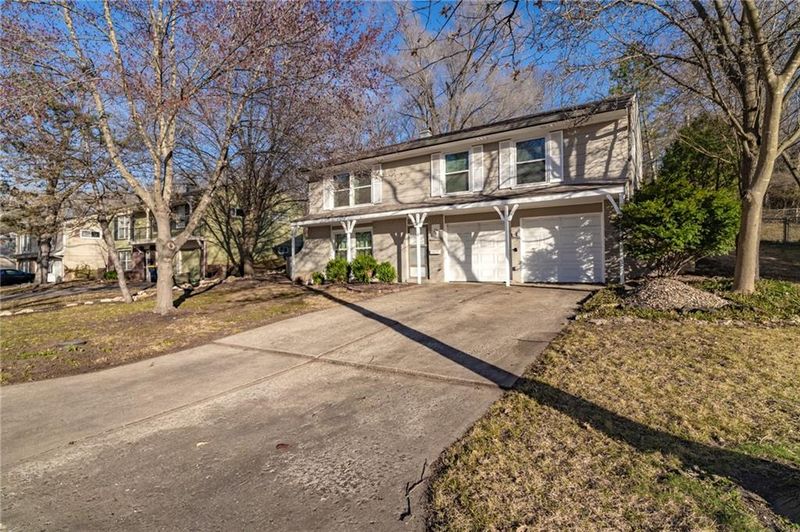 9935 Harrison St, Kansas City, MO 64131