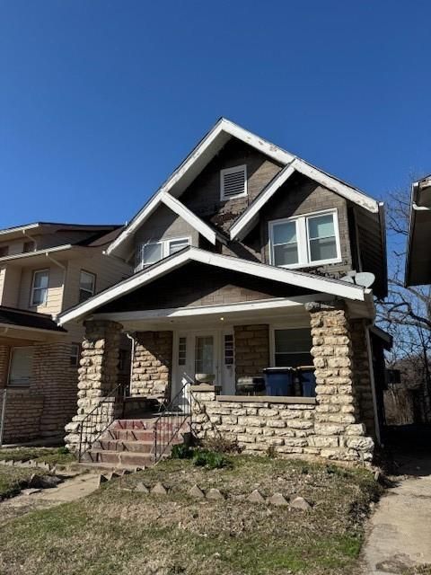 2504 E 42nd St, Kansas City, MO 64130