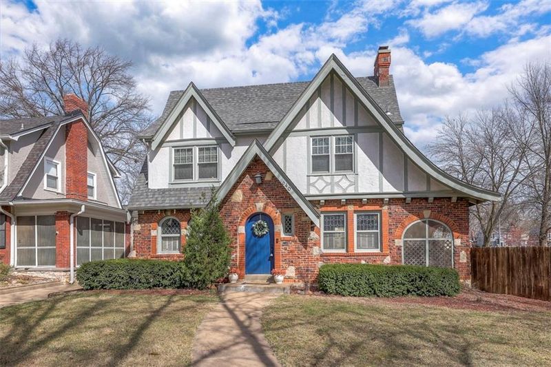 640 E 71st Ter, Kansas City, MO 64131